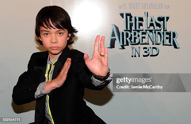 Moah Ringer Noah Ringer Photos and Premium High Res Pictures - Getty Images