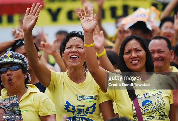 Supporters rejoice during the inauguration of Noynoy Aquino as the fifteenth President of the Philippines at Quirino Grandstand on June 30 Manila....