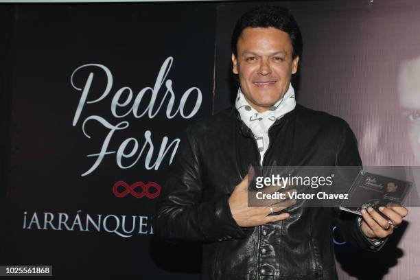 Singer Pedro Fernandez attends a press conference to promote his new album "Arranquense Muchachos" at Sony Music on August 31, 2018 in Mexico City,...