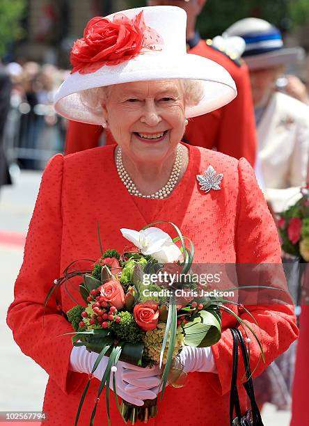 Queen Elizabeth II arrives for Canada Day celebrations on Parliament Hill on July 1, 2010 in Ottawa, Canada. The Queen and Duke of Edinburgh are on...