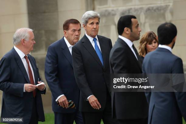 Candidate Tom Ridge 1,387 Security Secretary Tom Ridge Stock Photos, High-Res Pictures, and ...