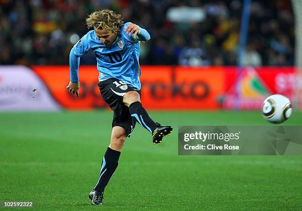 Diego Forlan Ripped 1,732 Diego Forlan 2010 World Cup Photos & High Res Pictures - Getty Images