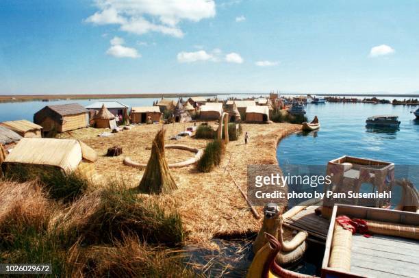 floating island of uros, lake titicaca, peru - floating island stock pictures, royalty-free photos & images