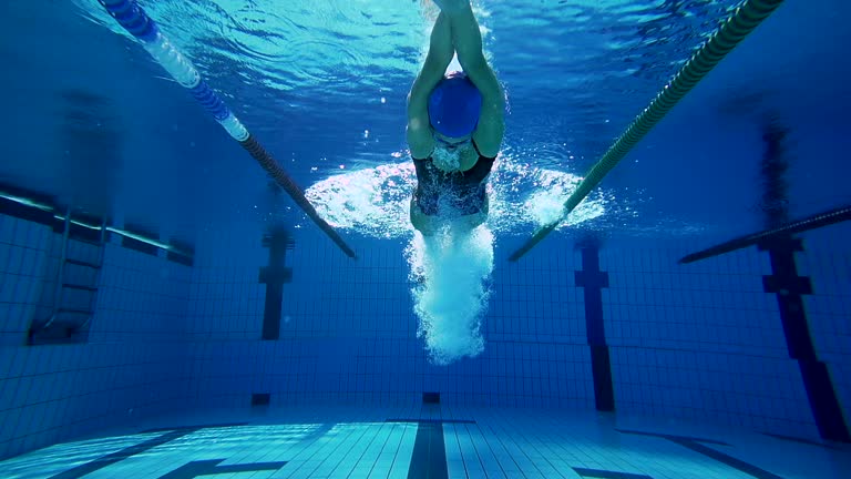 https://media.gettyimages.com/id/1026065876/video/young-women-starting-the-race-on-100-m-crawl.jpg?b=1&s=640x640&k=20&c=CNdZcsAkd8yDOn7WasYoBIyJkoMc1_-ZUS-4r1uR_Dw=