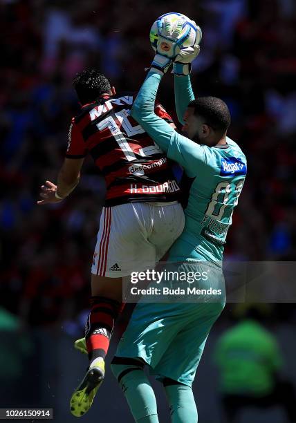 Henrique Dourado of Flamengo struggles for the ball with goalkeeper Everson of Ceara during a match between Flamengo and Ceara as part of Brasileirao...