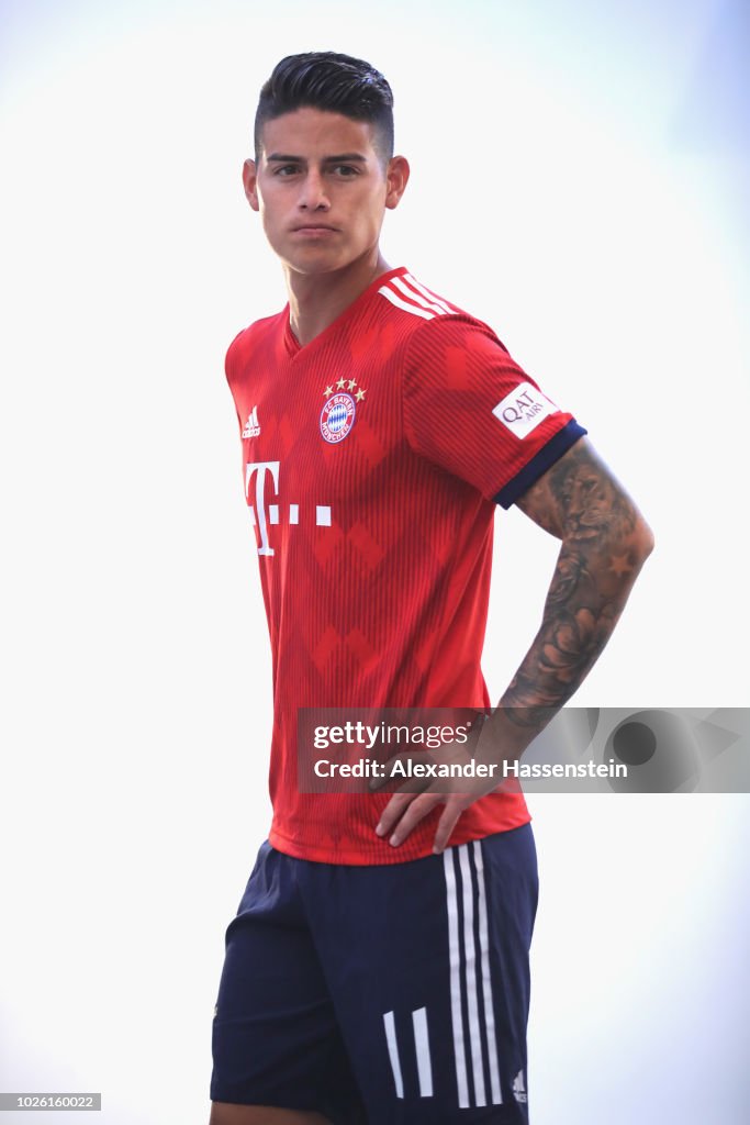 FC Bayern Muenchen And Paulaner Photo Session