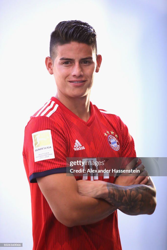 FC Bayern Muenchen And Paulaner Photo Session