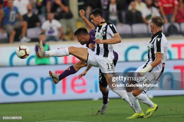 Marco Benassi of ACF Fiorentina scores the opening goal during the serie A match between ACF Fiorentina and Udinese at Stadio Artemio Franchi on...