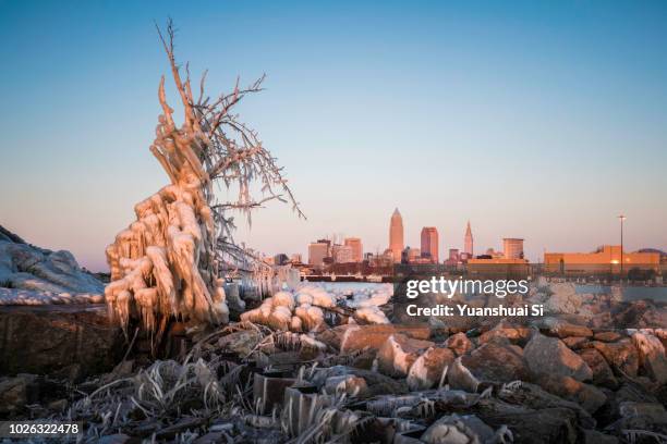 ice cold cleveland - lake erie cleveland ohio stock pictures, royalty-free photos & images