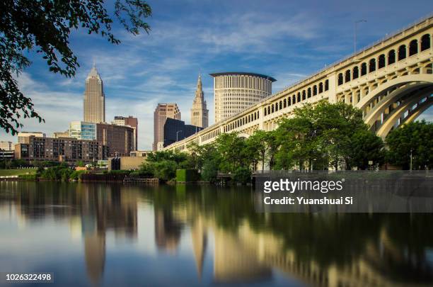 cleveland skyline - cleveland ohio stock pictures, royalty-free photos & images