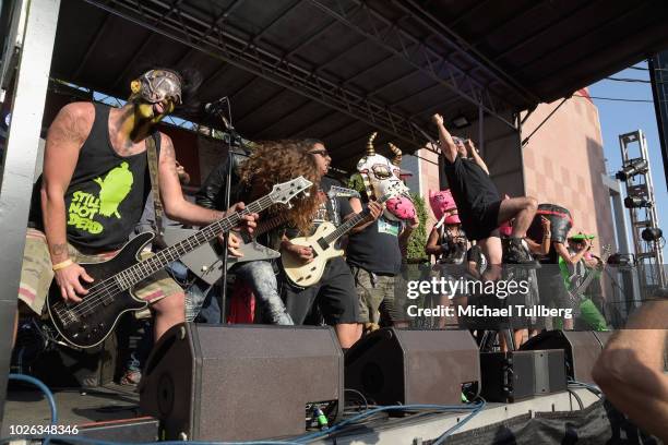 25 Fotos E Imagenes De Backyard Bash 18 At The Rainbow Bar Grill Featuring The Sweet In Concert Getty Images 25 Fotos E Imagenes De Backyard Bash 18 At The Rainbow Bar Grill Featuring The Sweet In Concert Getty Images