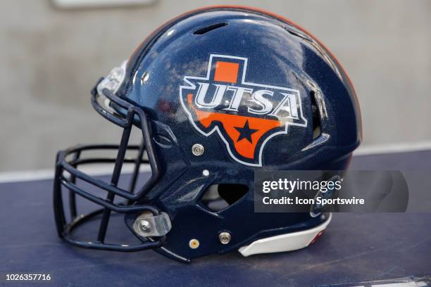 Utsa Helmets Photos and Premium High Res Pictures - Getty Images