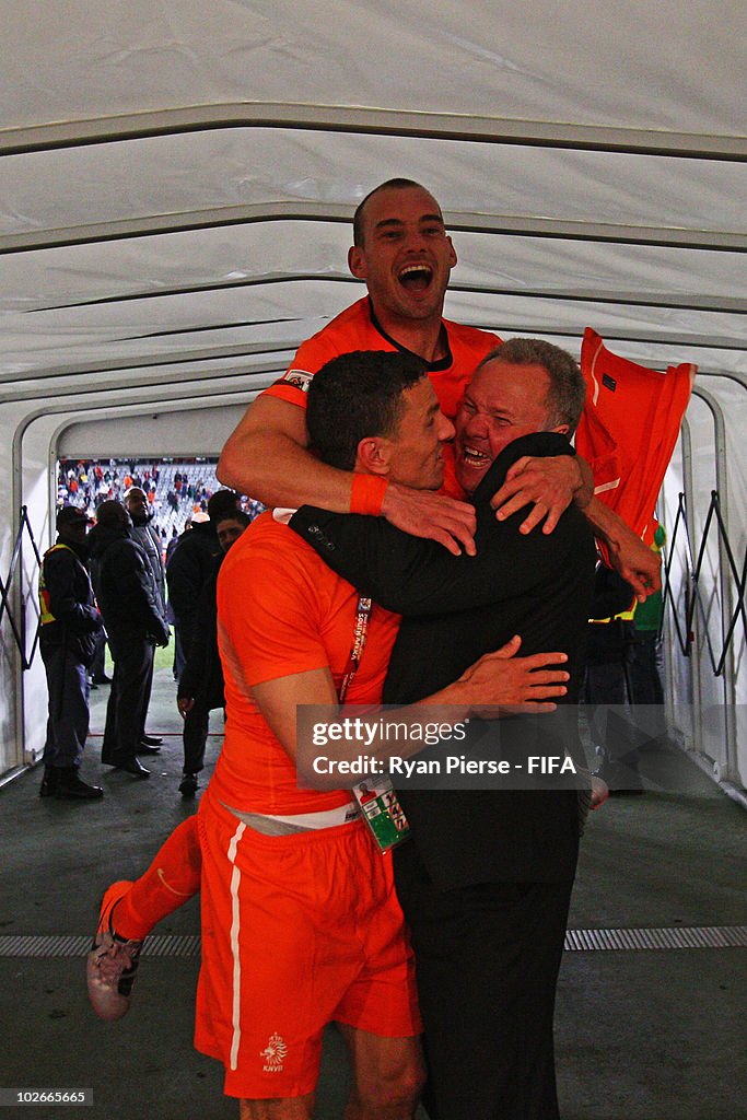 Uruguay v Netherlands: 2010 FIFA World Cup - Semi Final