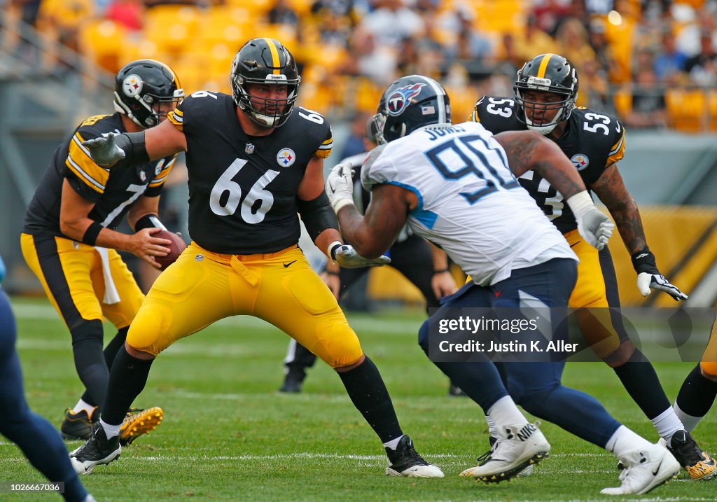 Tennessee Titans v Pittsburgh Steelers