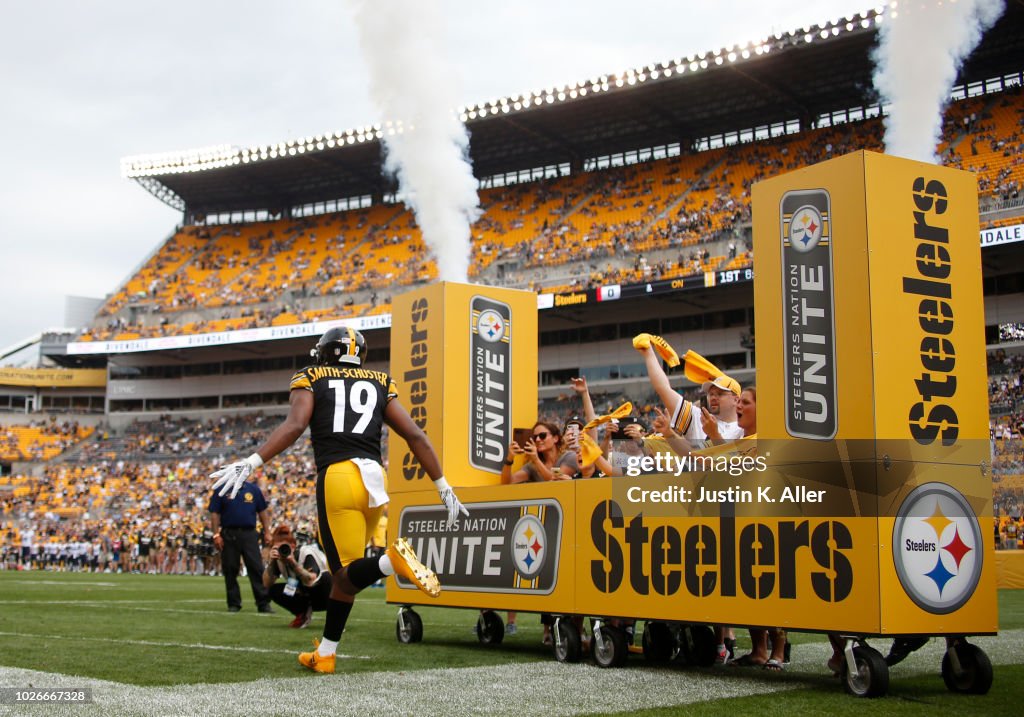 Tennessee Titans v Pittsburgh Steelers