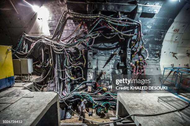 206 Exposed Wiring Stock Photos, High-Res Pictures, and Images - Getty