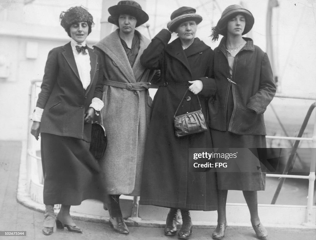 Physicist Marie Curie arrives in New York with her daughters Irene ...