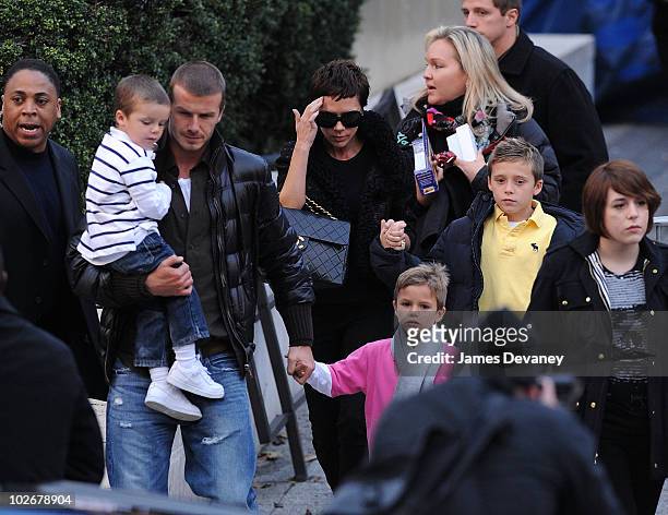 Cruz Beckham, David Beckham, Victoria Beckham, Romeo Beckham, Brooklyn Beckham and Isabella Cruise leave the Big Apple Circus on November 27, 2008 in...