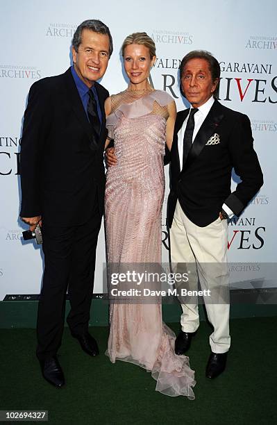 Mario Testino, Gwyneth Paltrow and Valentino Garavani attend the Valentino Garavani Archives Dinner Party on July 7, 2010 in Versailles, France.