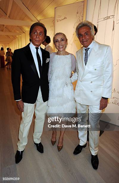 Valentino Garavani, Franca Sozzani and Giancarlo Giammetti attend the Valentino Garavani Archives Dinner Party on July 7, 2010 in Versailles, France.