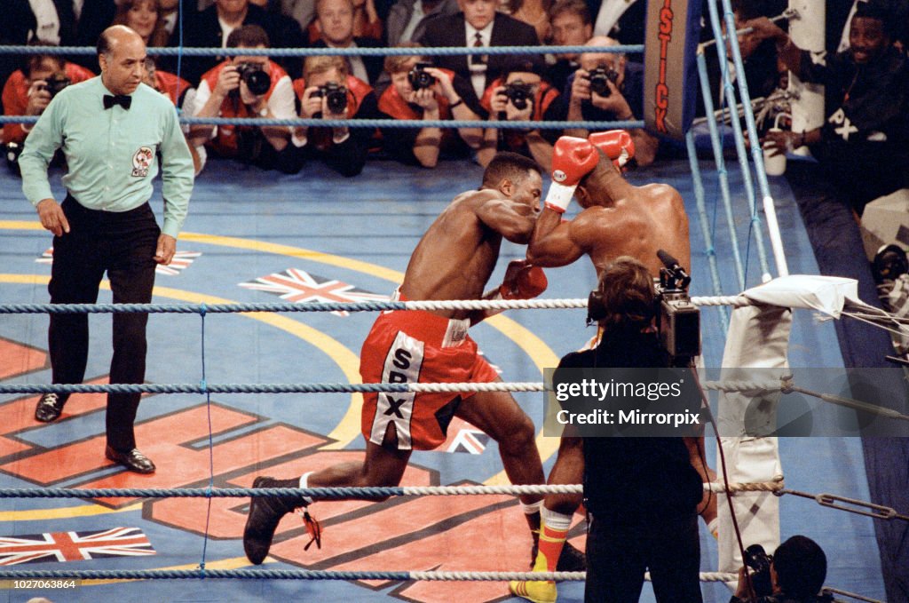 Lennox Lewis vs Donovan Razor Ruddock. Lewis retained his British and ...