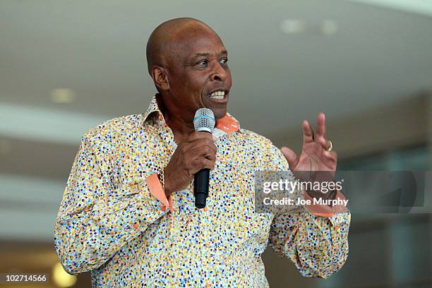 David Porter, R and B Legend, talks with the media during a press conference to announce resigning Rudy Gay with the Memphis Grizzlies on July 8,...