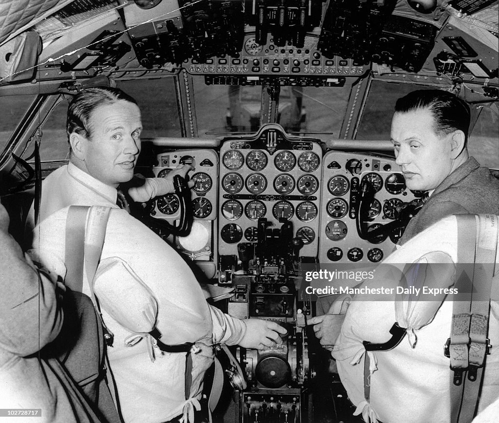 Inside the cockpit of a de Havilland 'Comet