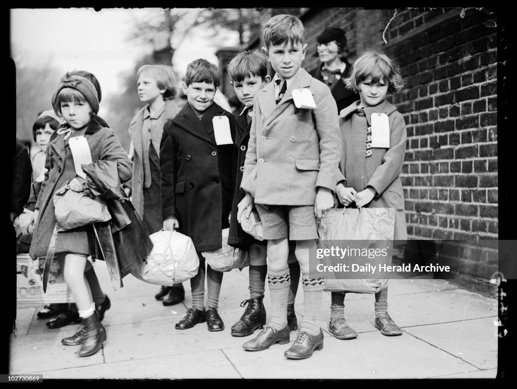 School children being evacuated from London, 28 September 1938.