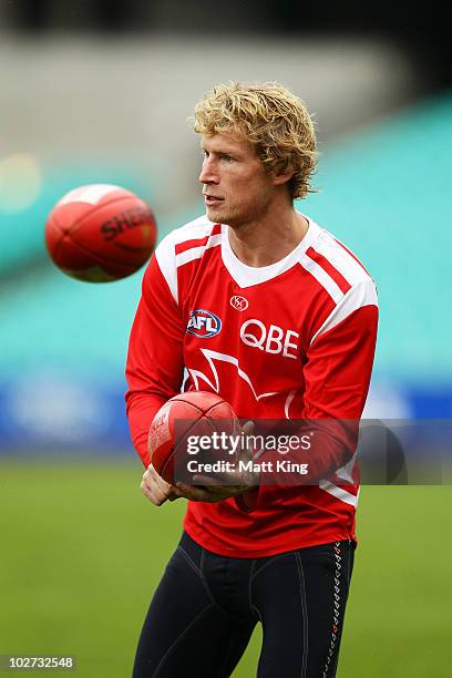 Craig Bolton completes a drill during a Sydney Swans AFL training session at the Sydney Cricket Ground on July 9, 2010 in Sydney, Australia.