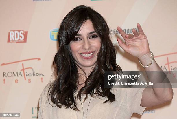 20 Due Mamme Di Troppo Photos & High Res Pictures Getty Images