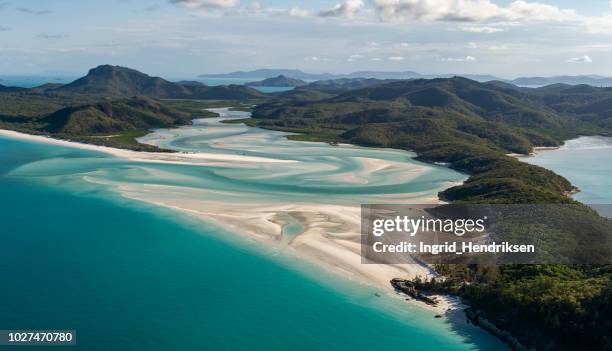 luchtfoto van australië - whitehaven beach stockfoto's en -beelden