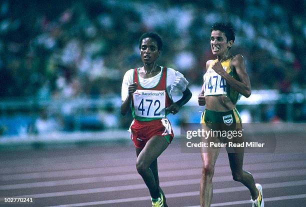 Summer Olympics: Ethiopia Derartu Tulu in action vs South Africa Elana Meyer during Women's 10,000M Final at Estadi Olimpic de Montjuic. Barcelona,...