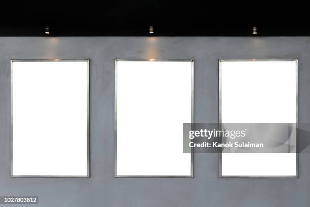 blank sign - póster fotografías e imágenes de stock