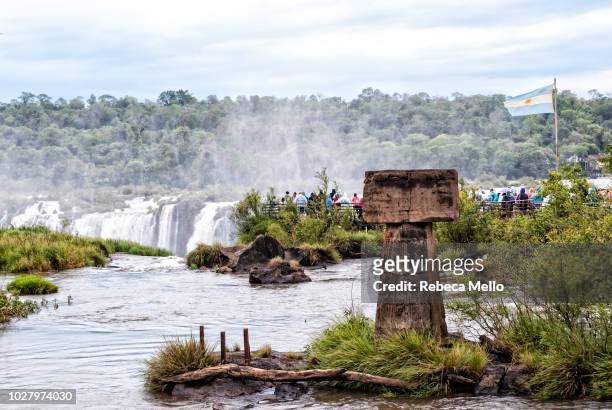the argentine side of devil's throat waterfall - argentina devils throat stockfoto's en -beelden