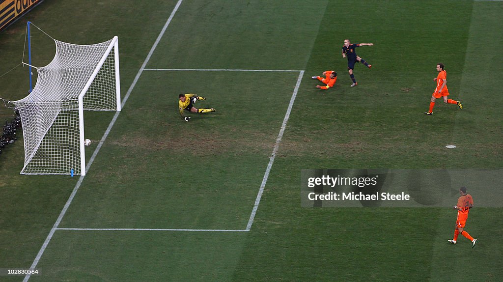 Netherlands v Spain: 2010 FIFA World Cup Final