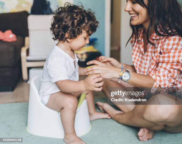 463 Stock Fotos Und Hochaufl sende Bilder Zu Children Peeing Getty Images 463-stock-fotos-und-hochaufl-sende-bilder-zu-children-peeing-getty-images