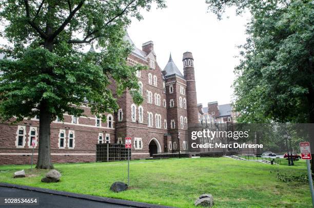 facade of the trinity college in hartford connecticut during summer day - hartford connecticut stock pictures, royalty-free photos & images