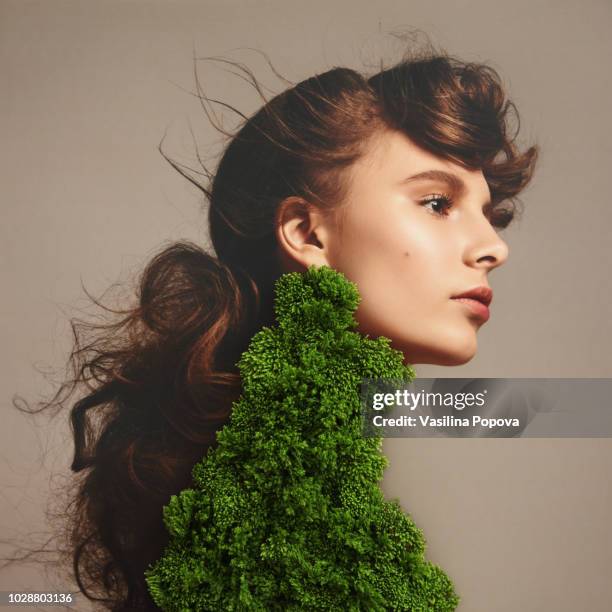 collage with female portrait and green plant - musgo - fotografias e filmes do acervo