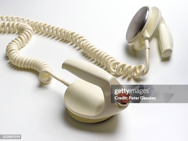 defibrillator - reanimatie stockfoto's en -beelden