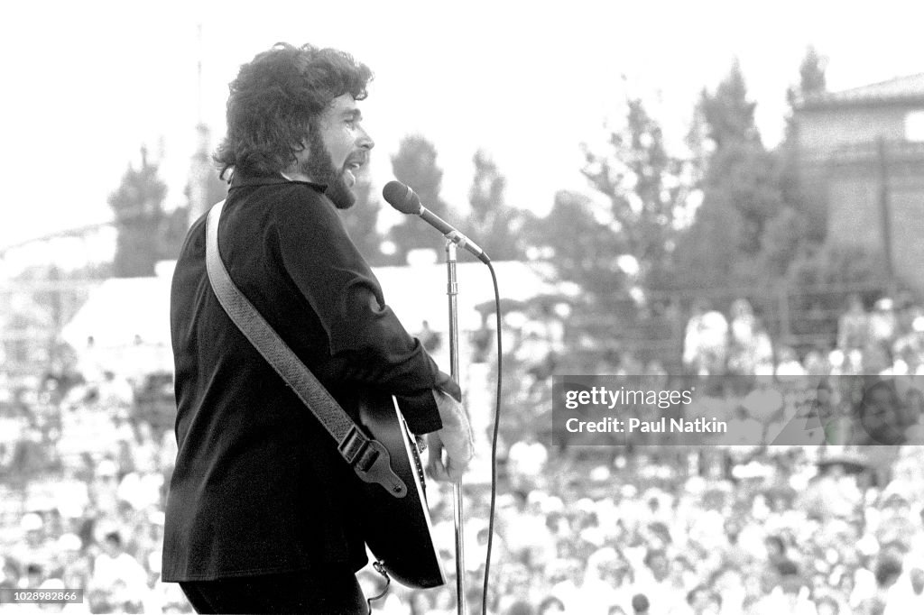 Eddie Rabbitt On Stage