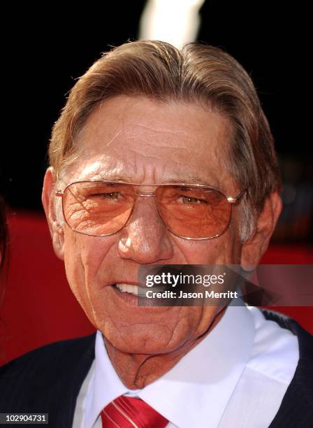 Former NFL quarterback Joe Namath arrives at the 2010 ESPY Awards at Nokia Theatre L.A. Live on July 14, 2010 in Los Angeles, California.