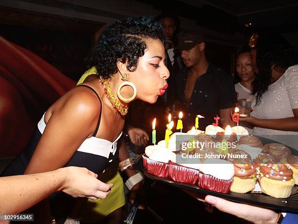 Dj Rasida 528 Rdv Lounge Photos & High Res Pictures - Getty Images