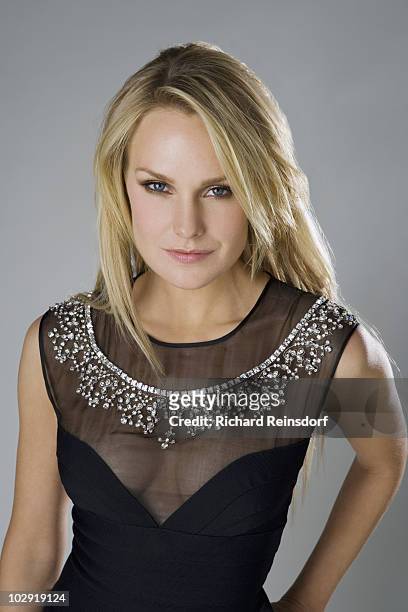 Actress Laura Allen poses for a portrait on December 11, 2006 in Los Angeles, California.