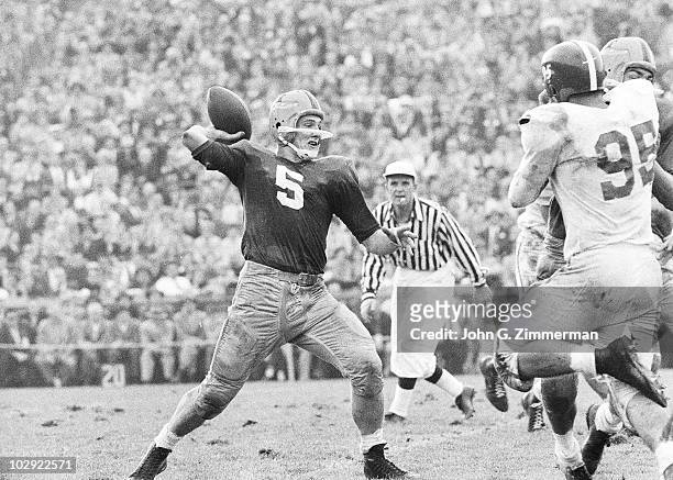 Notre Dame QB Paul Hornung in action, pass vs Michigan State. South Bend, IN CREDIT: John G. Zimmerman 017053084