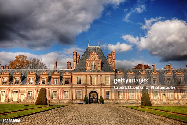 the alleys of fontainebleau castle - fontainebleau stock pictures, royalty-free photos & images