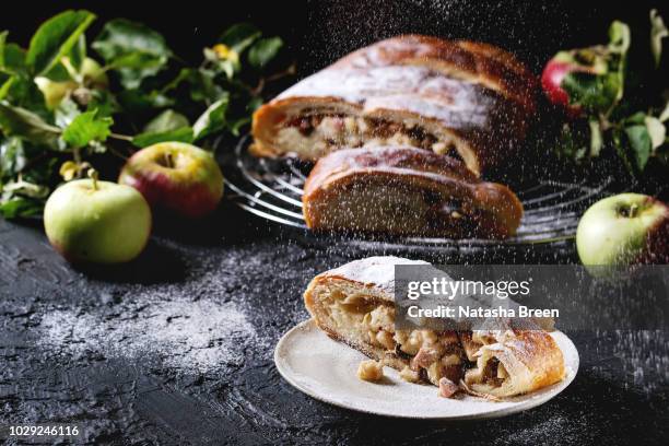 homemade apple strudel - strudel dessert stock-fotos und bilder