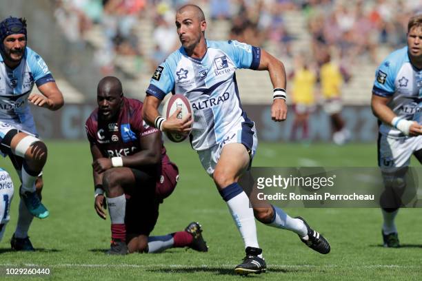 Ruan Pienaar of Montpellier in action during the French Top 14 match between Union Bordeaux Begles and Montpellier Herault Rugby at Stade...