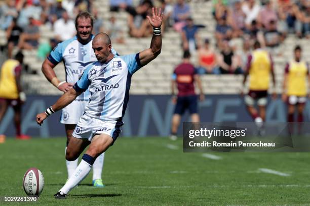 Ruan Pienaar of Montpellier in action during the French Top 14 match between Union Bordeaux Begles and Montpellier Herault Rugby at Stade...