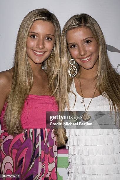 Actresses Becky Rosso and Milly Rosso arrive at the Mending Kids International Benefit on November 6, 2009 in Los Angeles, California.