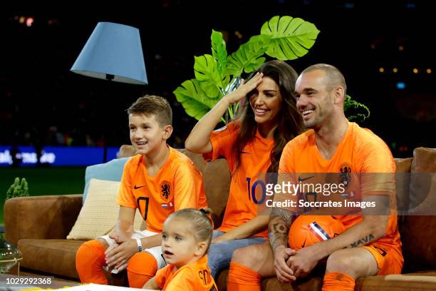 Jessey Sneijder, Xess Xava Sneijder, Yolanthe Sneijder, Wesley Sneijder of Holland during the International Friendly match between Holland v Peru at...